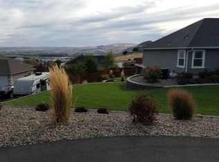 221 Heritage Hills Dr, Selah, WA 98942
