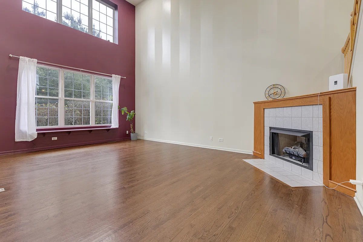3 bed, 3.5 bath, 3183 sqft, $3,350 — Photo 4