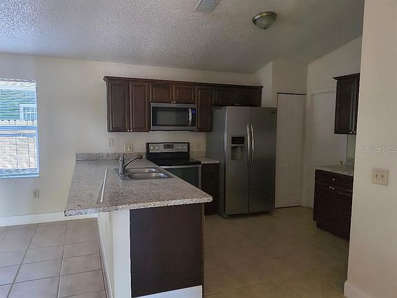 5th image of 1003 Winterberry Ln
