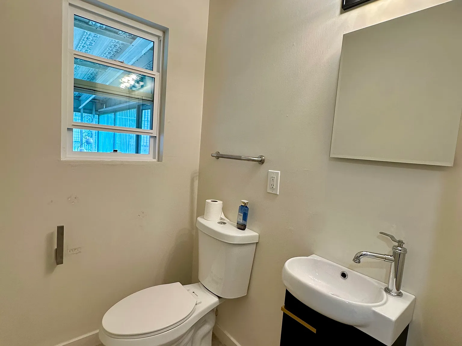 4 bed, 1587 sqft, $4,000 — Photo 3