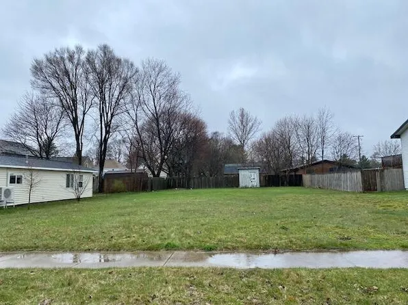 111 E 5th St, Gaylord, MI 49735