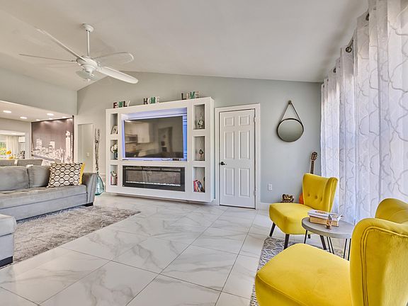 3rd image of 9020 SW 8th Street