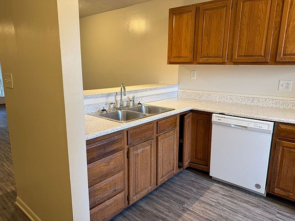 4th image of 10417 Victoria Dr #10417V-B