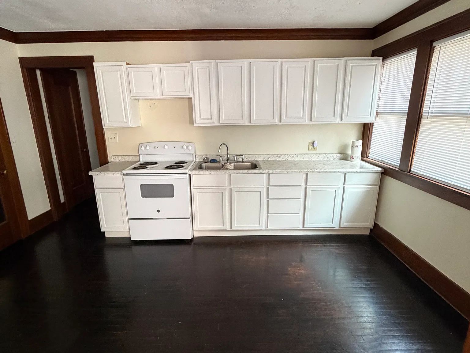 2 bed, $1,200 — Photo 2