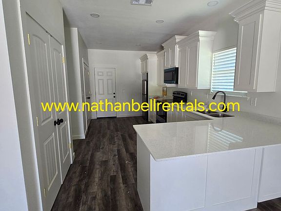 4th image of 264-66 Chisholm Trl #266