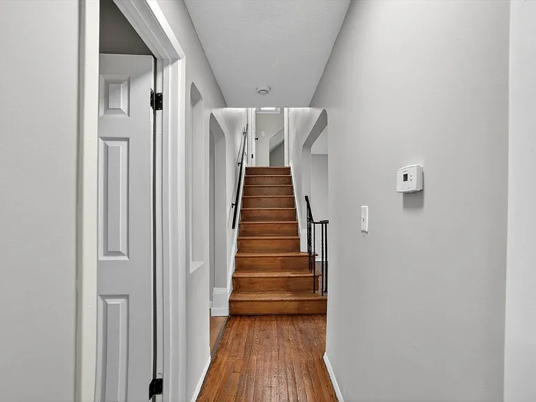 303 S Green Rd — Photo 12