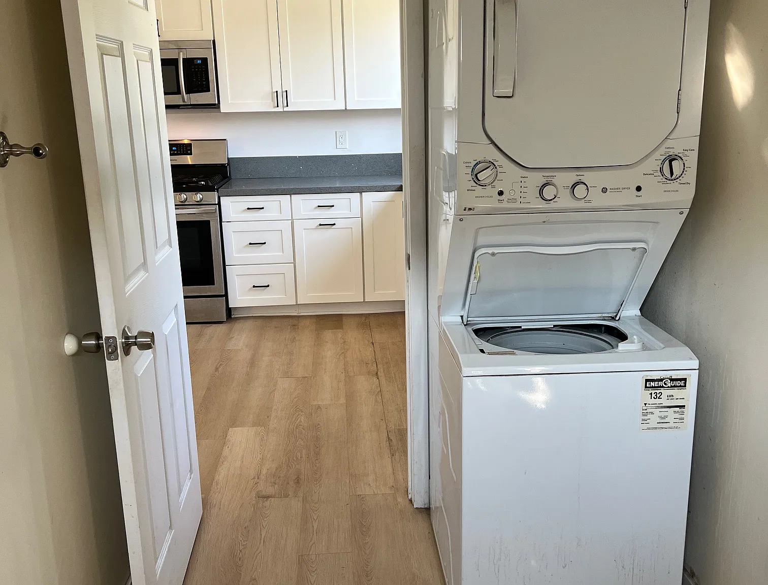 3 bed, 1300 sqft, $3,400 — Photo 4