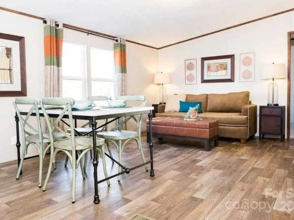 1131 Colonial Rd, Clover, SC 29710