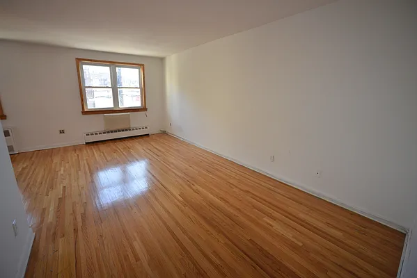 Rented by Voro, LLC | media 24