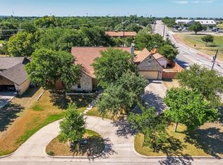 102 Tiffany Trl, Weatherford, TX 76086