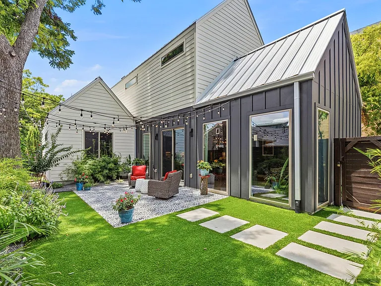 1000 Ellingson Ln #1 — Photo 32