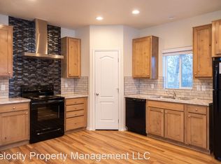 750 SE Douglas St #2, Bend, OR 97702