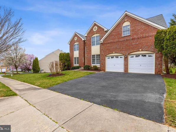 22003 White Trellis Ln