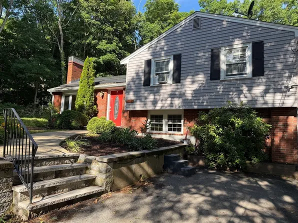 484 Essex St, Weymouth, MA 02188