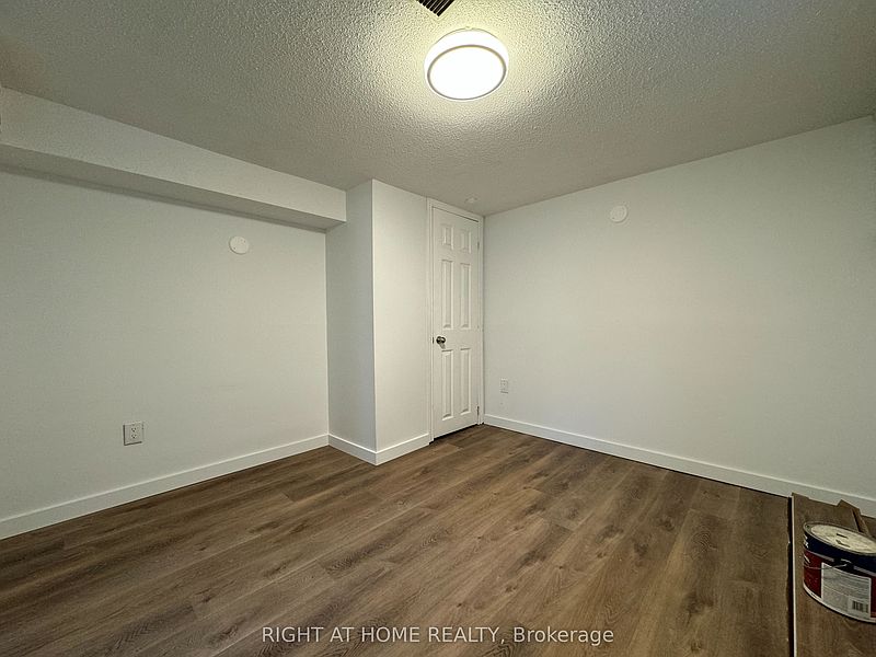 Kitchener House for rent - 1 Bedroom — photo 12