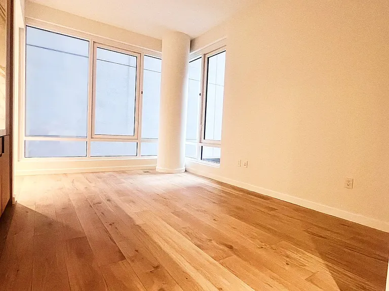 135 E 47th St #3D — Photo 7