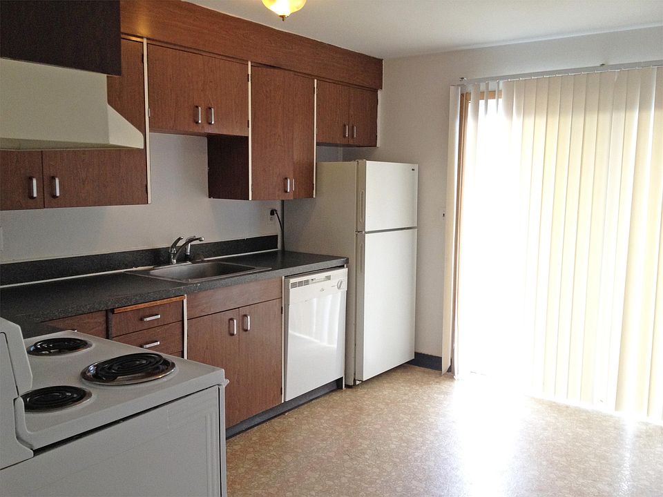 1st image of 11320 Bridgeport Way SW APT 09