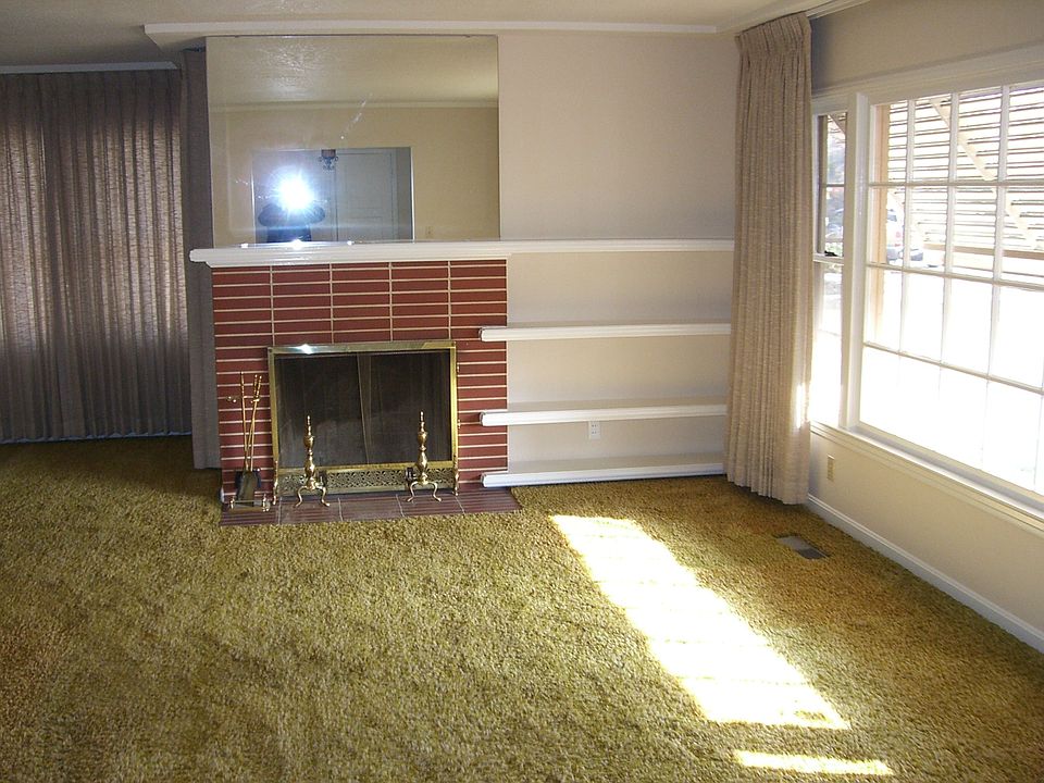 2nd image of 742 W Brown Ave