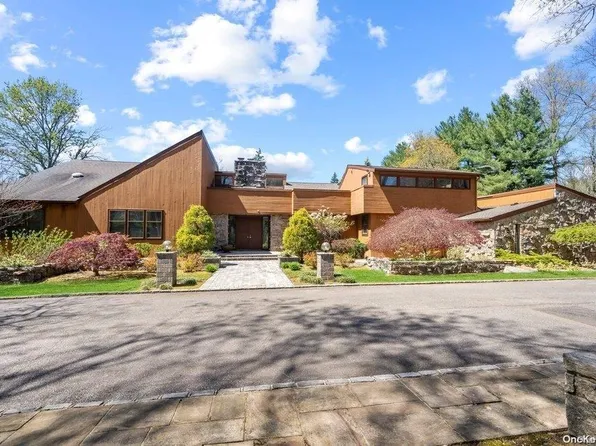 6 Pheasant Run, Old Westbury, NY 11568