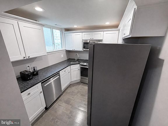4th image of 2207 S Clarion St