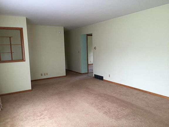 4th image of 1846 Clearwood Dr
