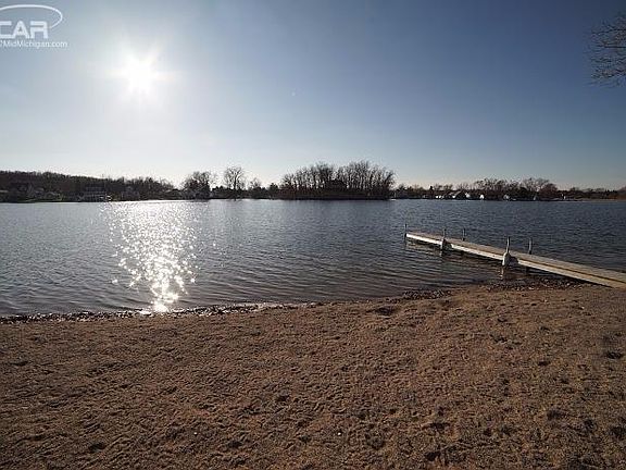 3rd image of 16190 Crest Dr