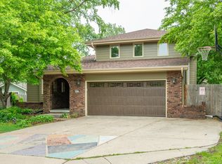 4521 77th St, Urbandale, IA 50322