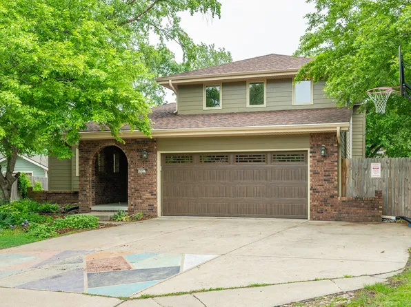 4521 77th St, Urbandale, IA 50322