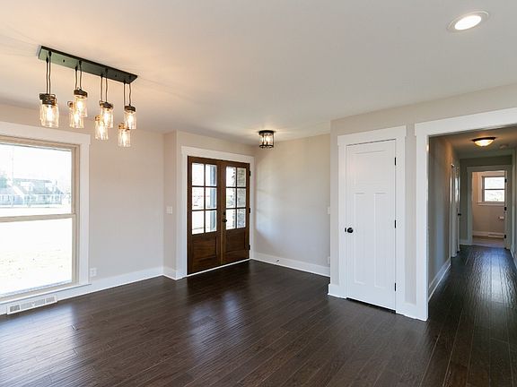 5th image of 403 Wadebrook Dr