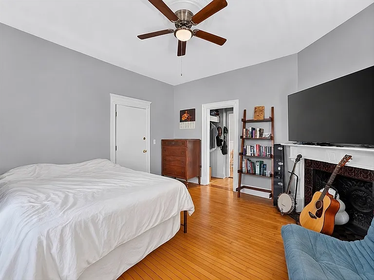 41 Walnut St #1R — Photo 9
