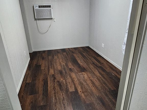 3rd image of 1213 E Fairview Ave #1