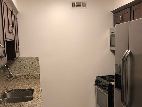 4th image of 7131 166th St APT 203
