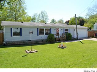 202 W Springfield St, Virginia, IL 62691