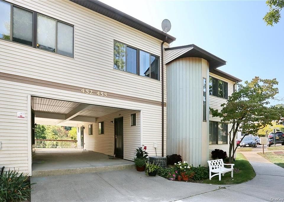 1st image of 452 Country Club Ln