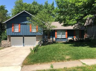 9416 Moody Park Dr, Overland Park, KS 66212