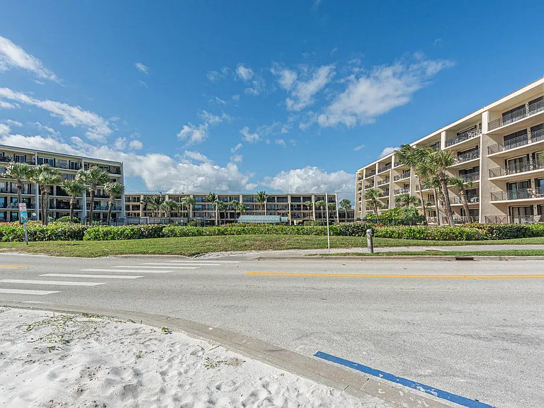 3939 Ocean Dr #201B — Photo 2