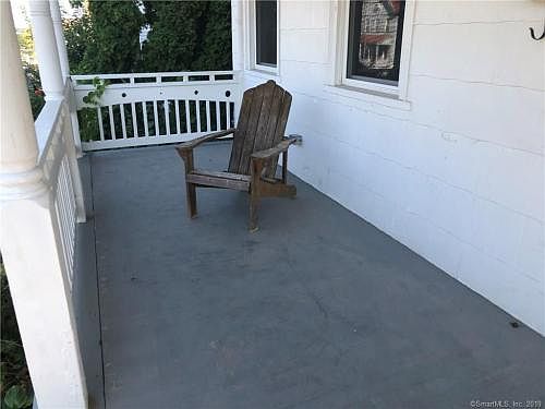 4th image of 172 Willetts Ave #1