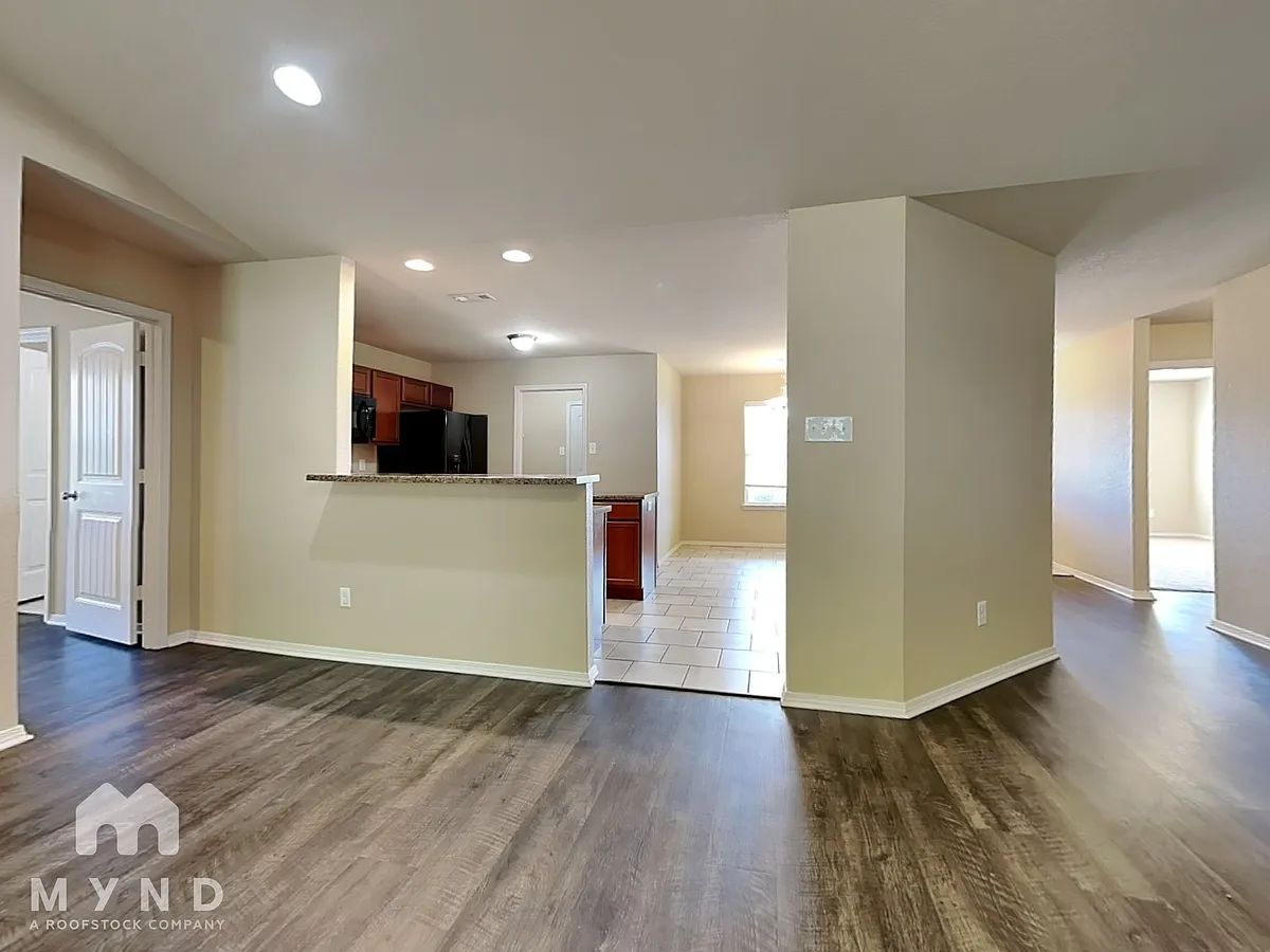 Building Photo - 100 Cedar Creek Loop