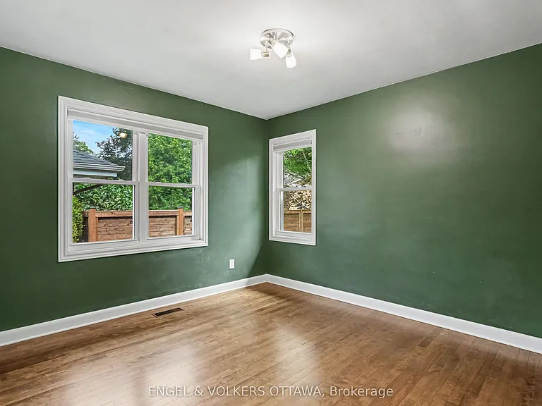 524 Penhill Ave — Photo 9