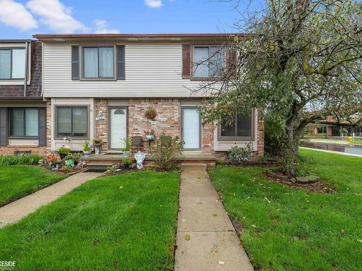2 bed, 1.5 bath, 1456 sqft, $1,600 — Photo 1