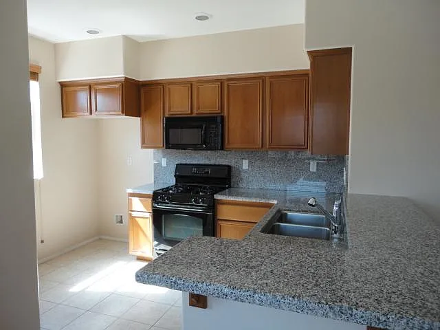 1429 Ledgestone Ln — Photo 13