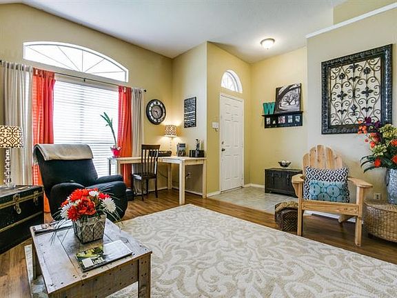 4th image of 3211 Scenic Glen Dr