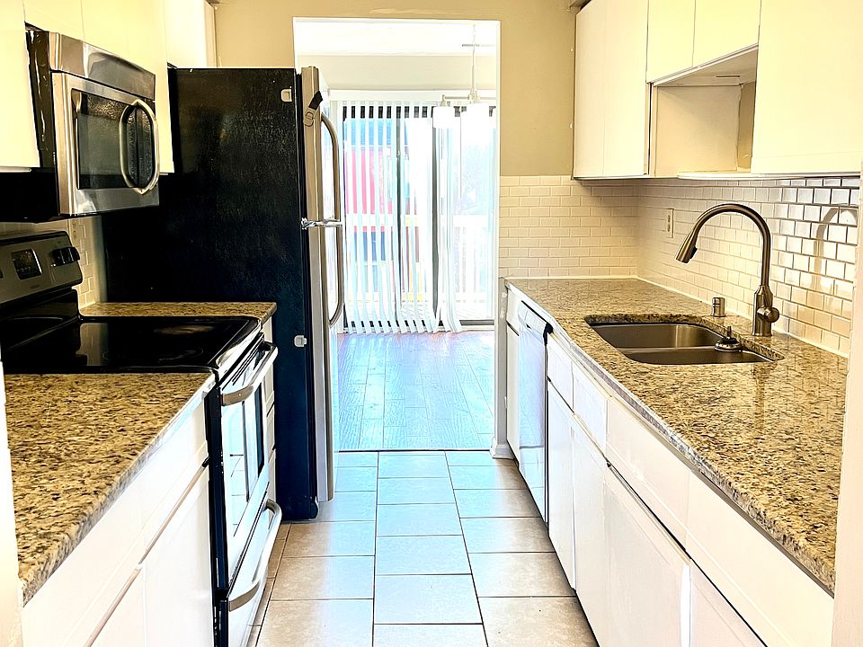 1st image of 3660 Walden Dr