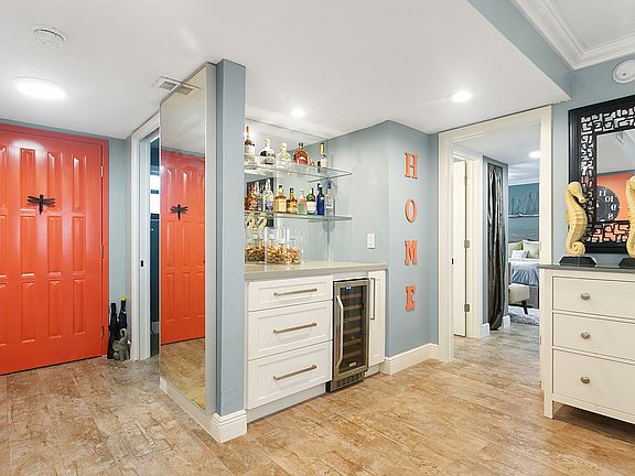 3rd image of 330 SE 20th Ave APT 202