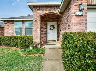 6204 Thoroughbred Trl, Denton, TX 76210