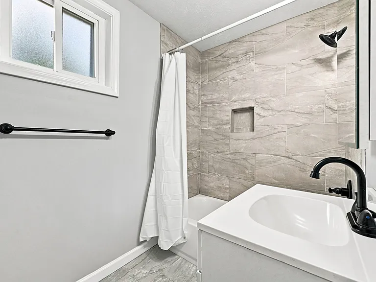 56 Pointview Rd — Photo 19