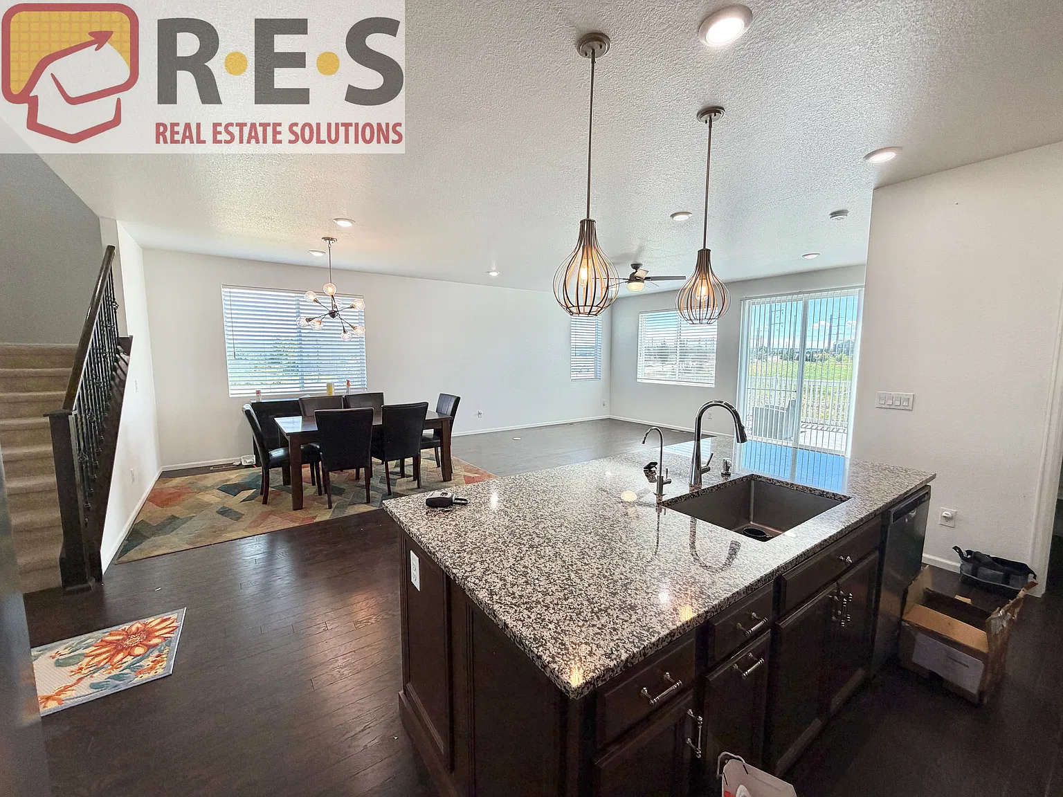 4 bed, 2896 sqft, $3,100 — Photo 3