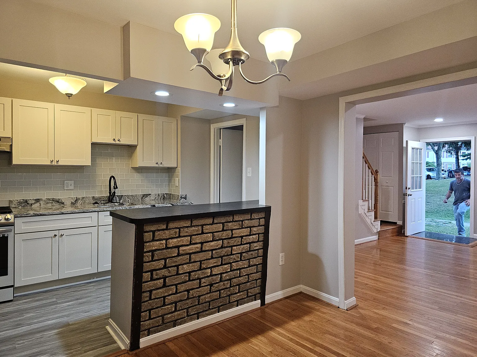 3 bed, 1206 sqft, $2,250 — Photo 1