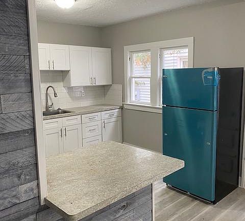 4th image of 1922 W 71st St #1