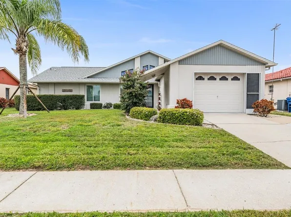 1023 Fuchsia Dr, Holiday, FL 34691